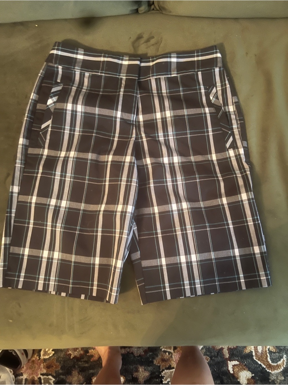 Women's Izod Plaid Golf shorts Size 2 NWT